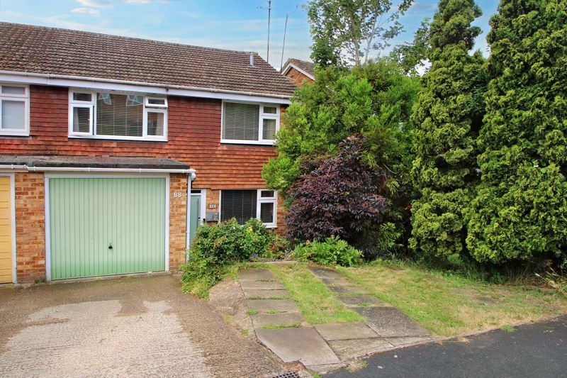 4 bed semidetached house for sale in Arundel Road, High HP12