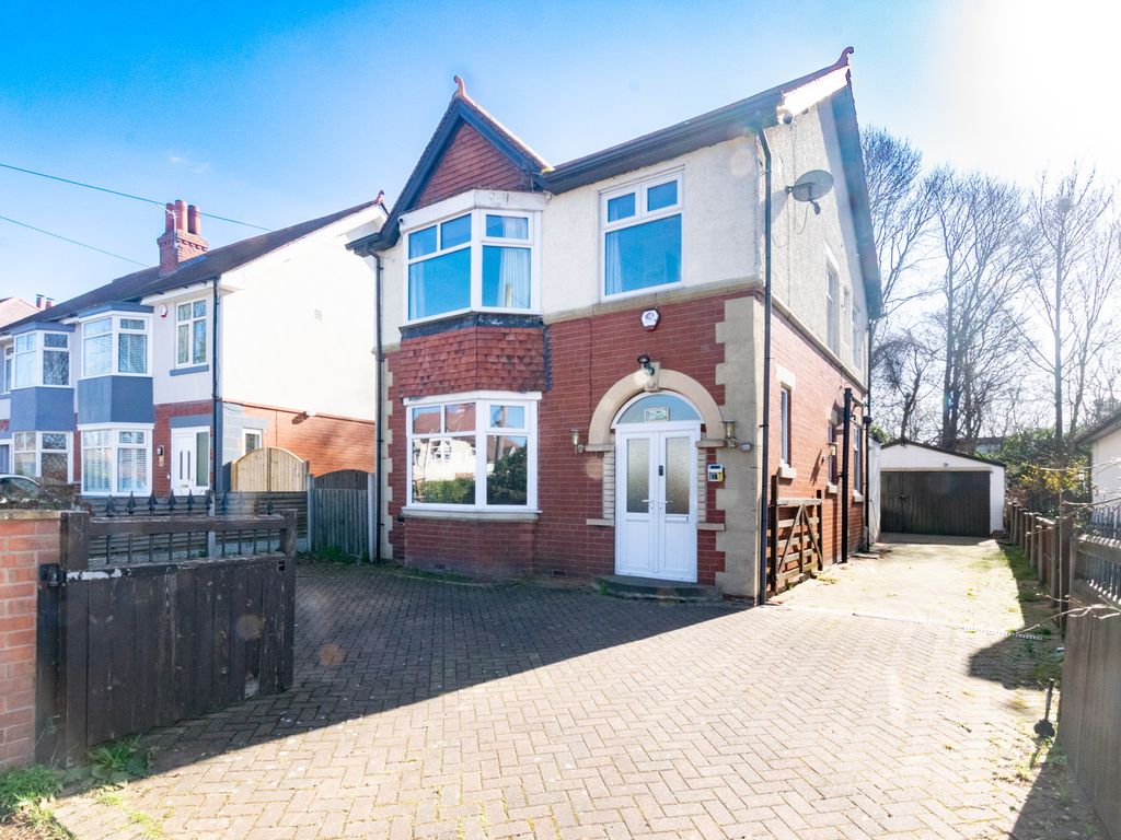 4 bed detached house for sale in The Avenue, Bessacarr, Doncaster DN4