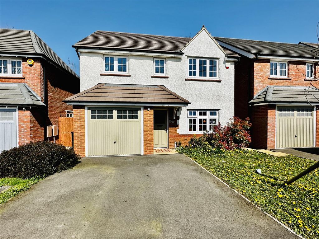 4 bed detached house for sale in Porter Close, Hinckley LE10, £320,000