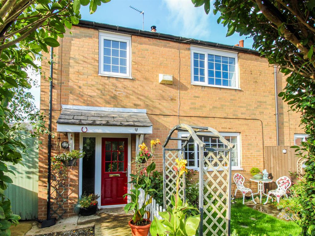 3 bed semidetached house for sale in Sunnyhill Crescent, Wrenthorpe