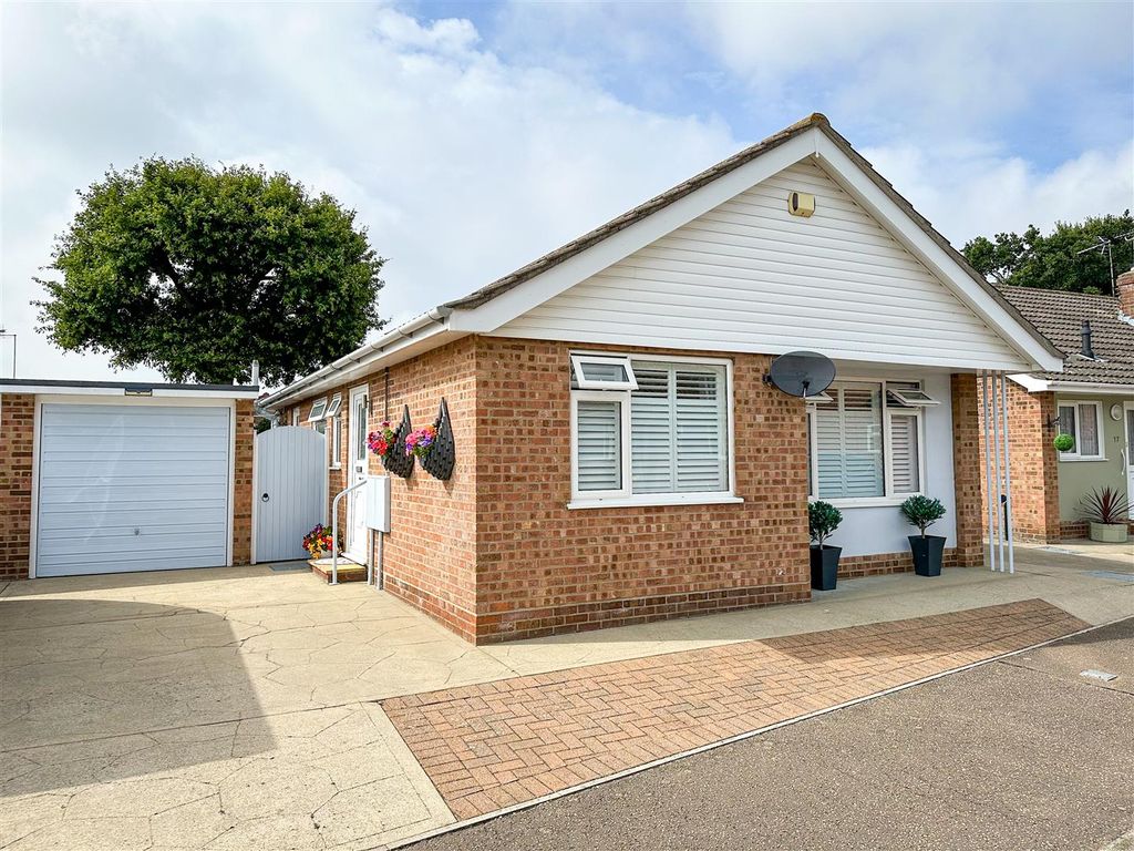 2 bed detached bungalow for sale in Westcott Close, ClactonOnSea CO16