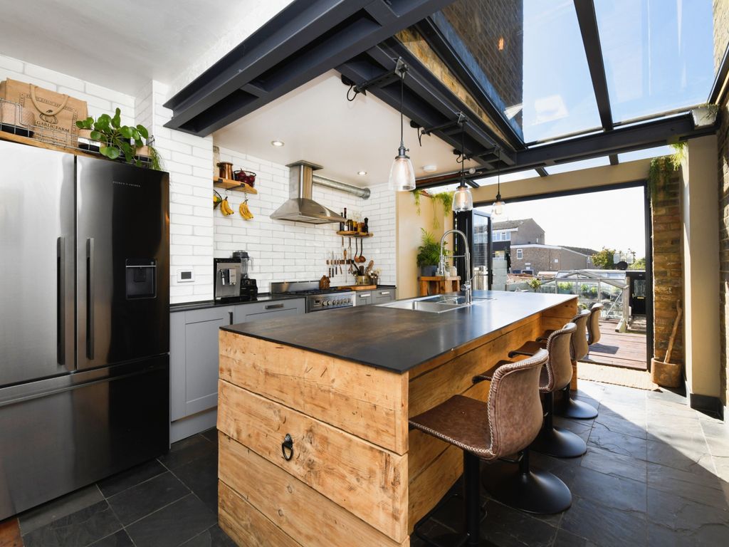 South Primrose Hill Chelmsford CM1  