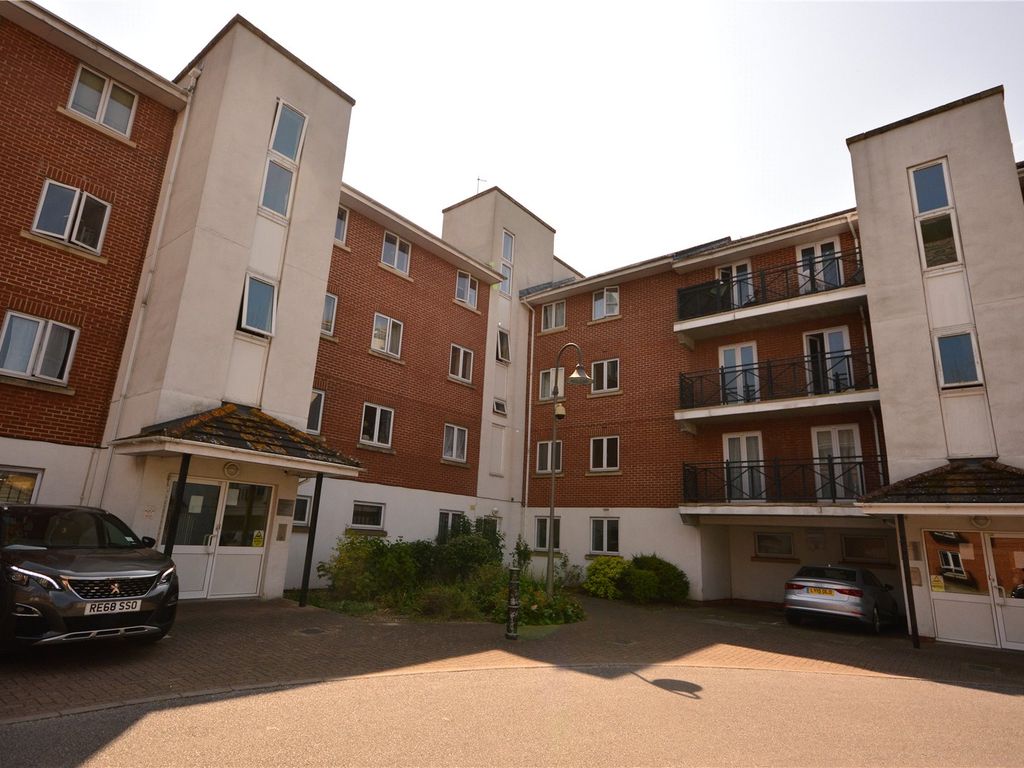 2 bed flat to rent in Chantry Close, London SE2 Zoopla