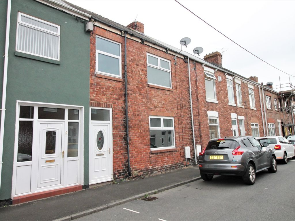 3 bed terraced house to rent in South Market Street, HettonLeHole