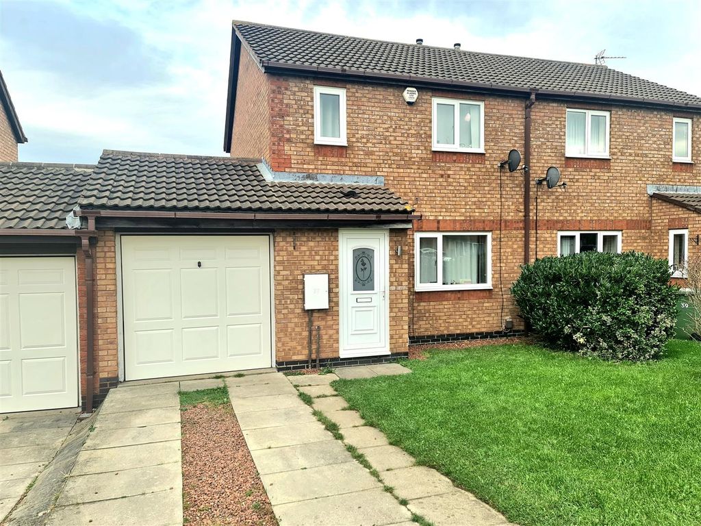 3 bed semidetached house to rent in Florence Court, Ingleby Barwick