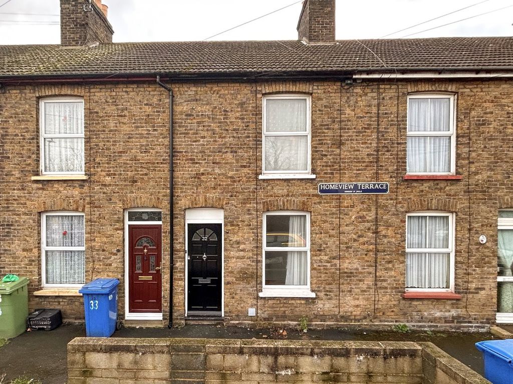3 bed property to rent in Home View Terrace, Murston, Sittingbourne