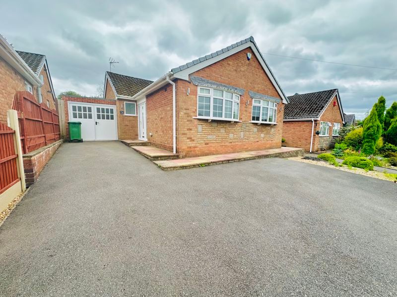 4 bed detached bungalow for sale in Brick Kiln Lane, Gornal Wood