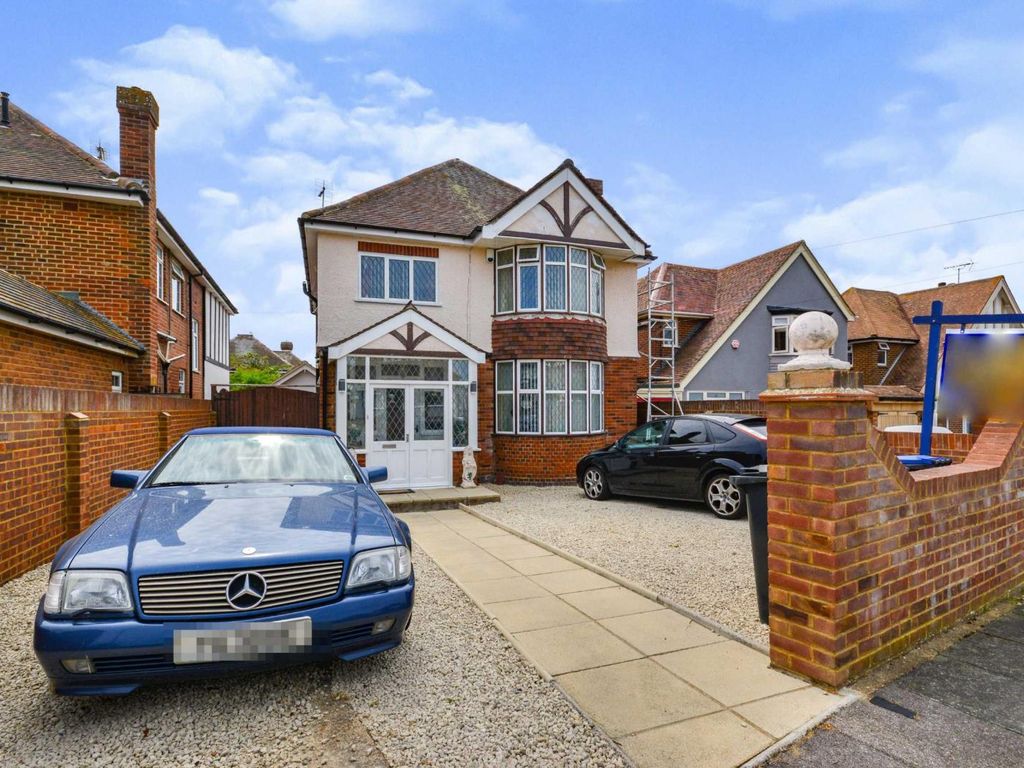 4 bed detached house for sale in Tyson Avenue, Margate, Kent CT9 Zoopla