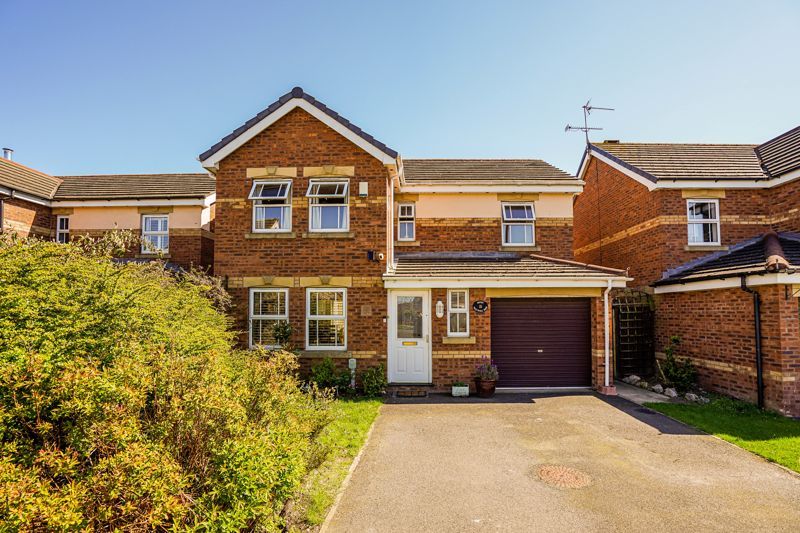 4 bed detached house for sale in 7 Saltwell Park, Kingswood, Hull HU7