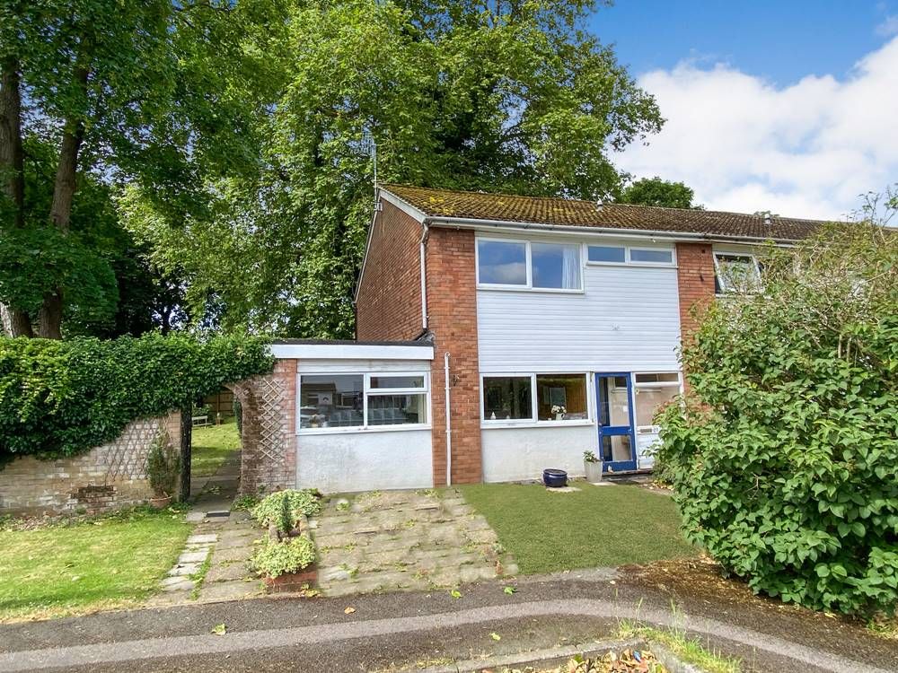 3 bed semidetached house for sale in Wooburn Manor Park, Wooburn Green