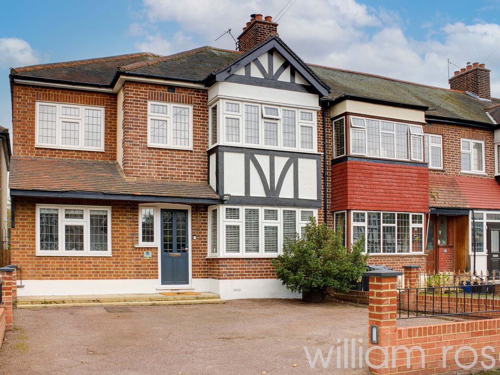 4 bed end terrace house for sale in Brackley Square, Woodford Green IG8