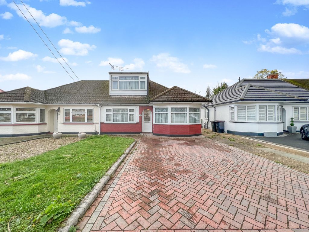 4 bed property for sale in Westbourne Close, Hockley SS5 Zoopla