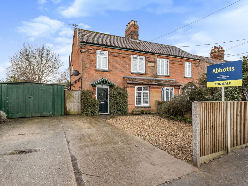 3 bed semidetached house for sale in Norwich Road, Watton, Thetford