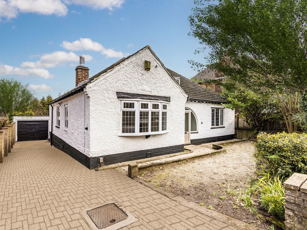 3 bed detached bungalow for sale in Woodthorpe Drive, Nottingham NG5, £