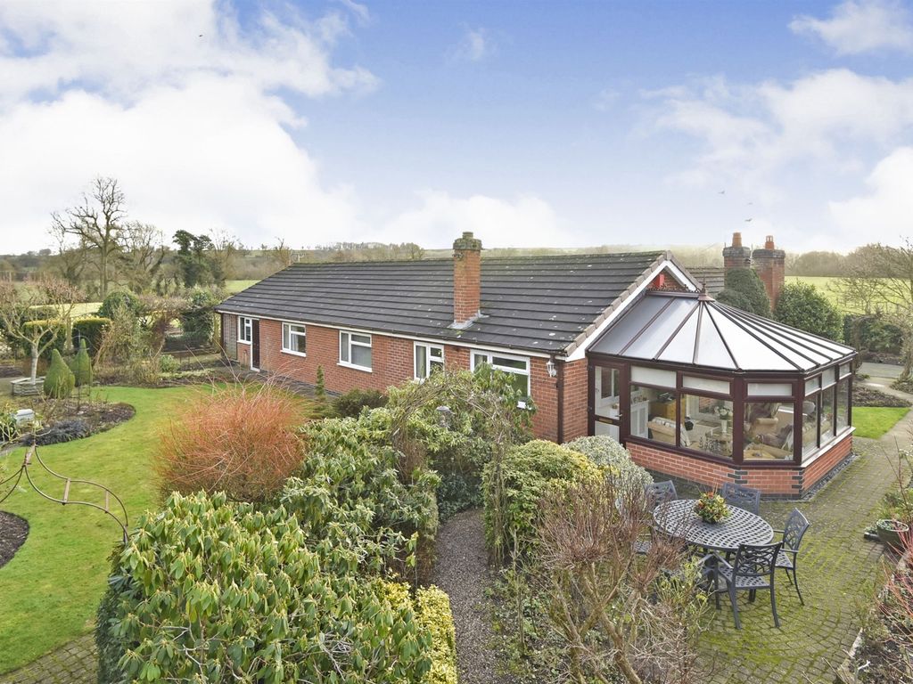 3 bed detached bungalow for sale in Mill Street, Rocester, Uttoxeter