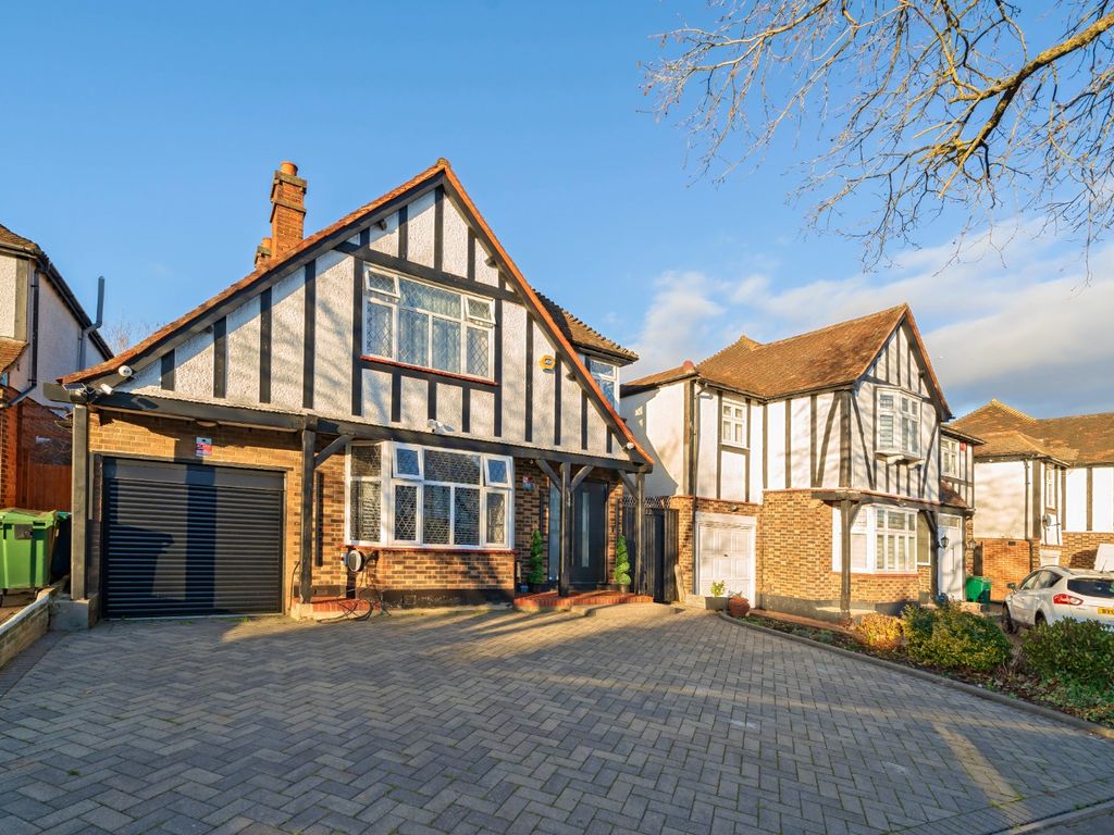 3 bed detached house for sale in Park Grove, Edgware, Middlesex HA8, £