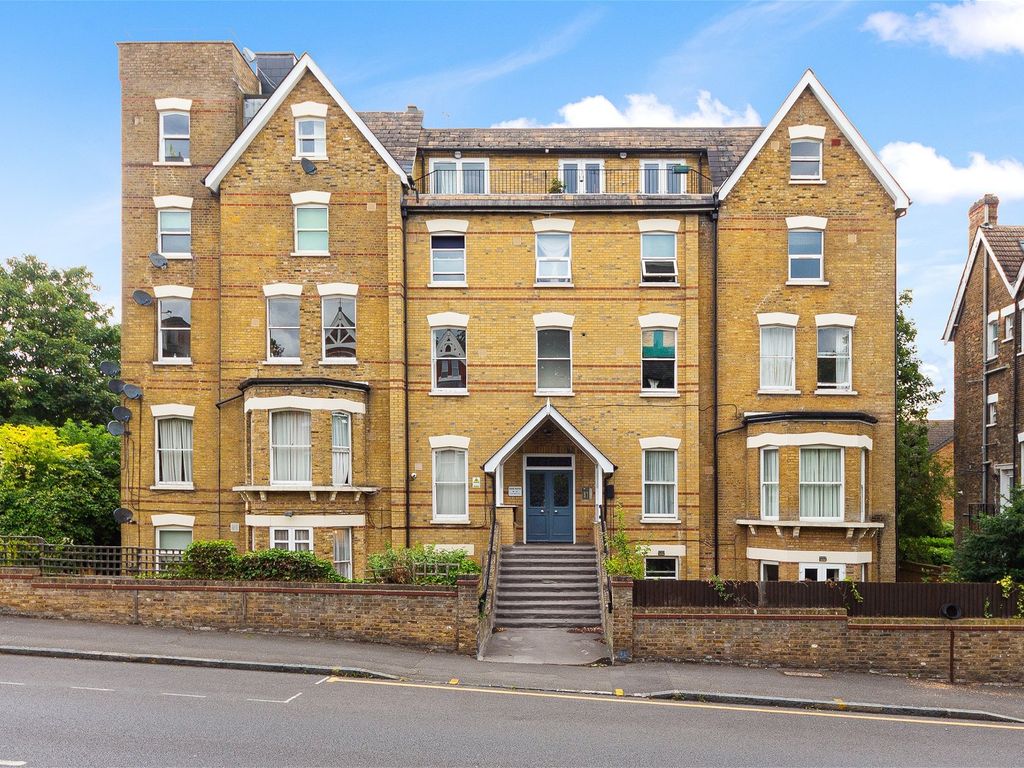 2 bed flat to rent in Crystal Palace Park Road, London SE26, £1,750 pcm