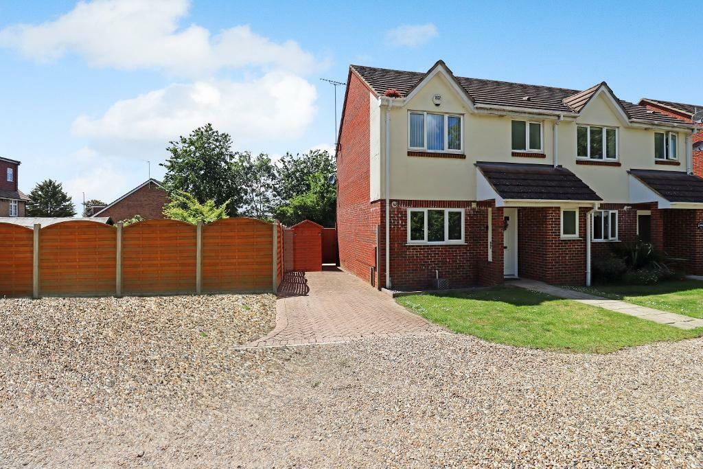 3 bed semidetached house for sale in Bramingham Road, Luton LU3, £