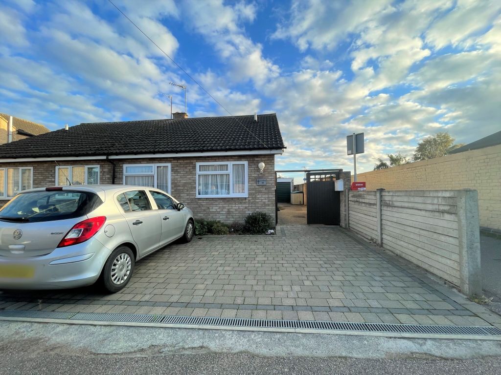2 bed semidetached bungalow for sale in Back Street, Biggleswade SG18