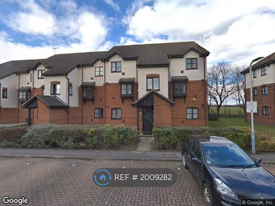 1 bed flat to rent in Caroline Place, Harlington, Hayes UB3, £1,400 pcm