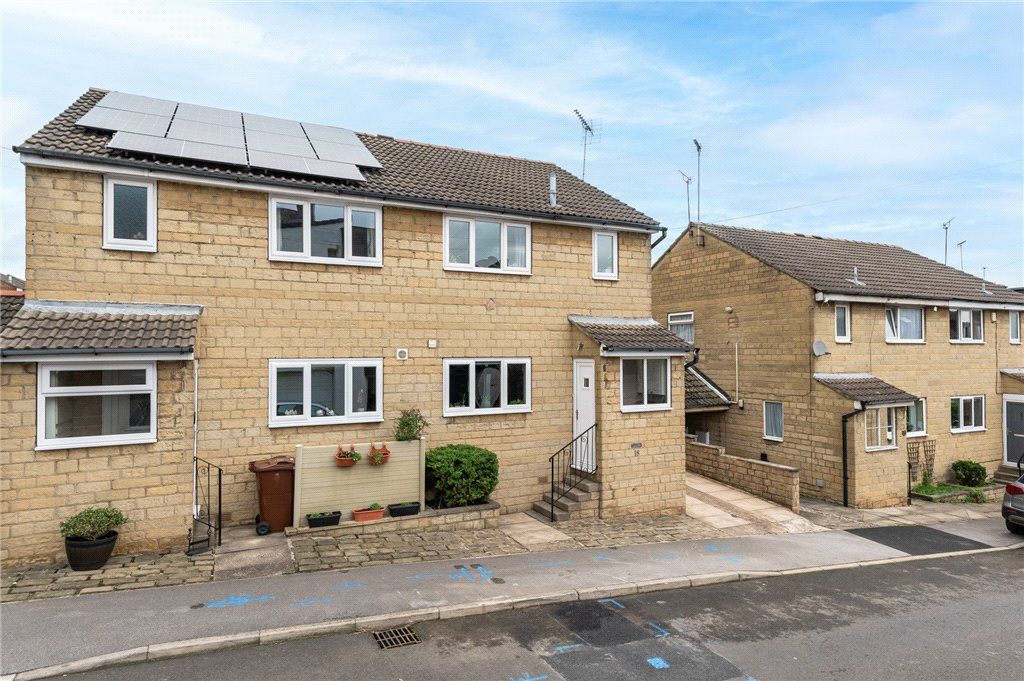 3 bed semidetached house for sale in Bright Street, Morley, Leeds