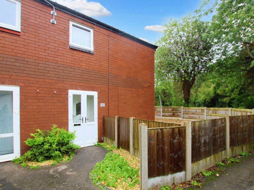 3 bed semidetached house for sale in Fern Close, Birchwood, Warrington