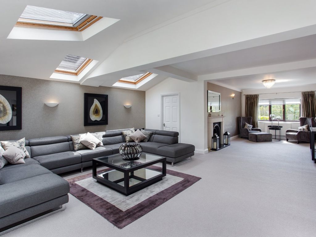 5 bed detached house for sale in Valley Road, Rickmansworth