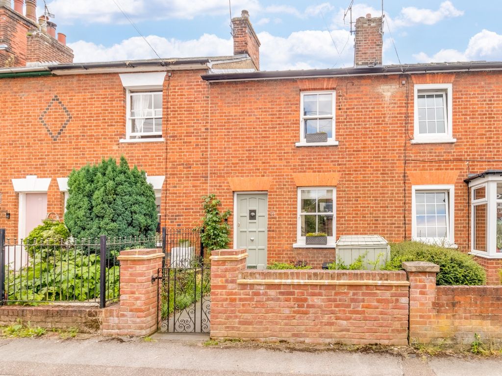 2 bed terraced house for sale in Trevor Road, Hitchin SG4, £465,000