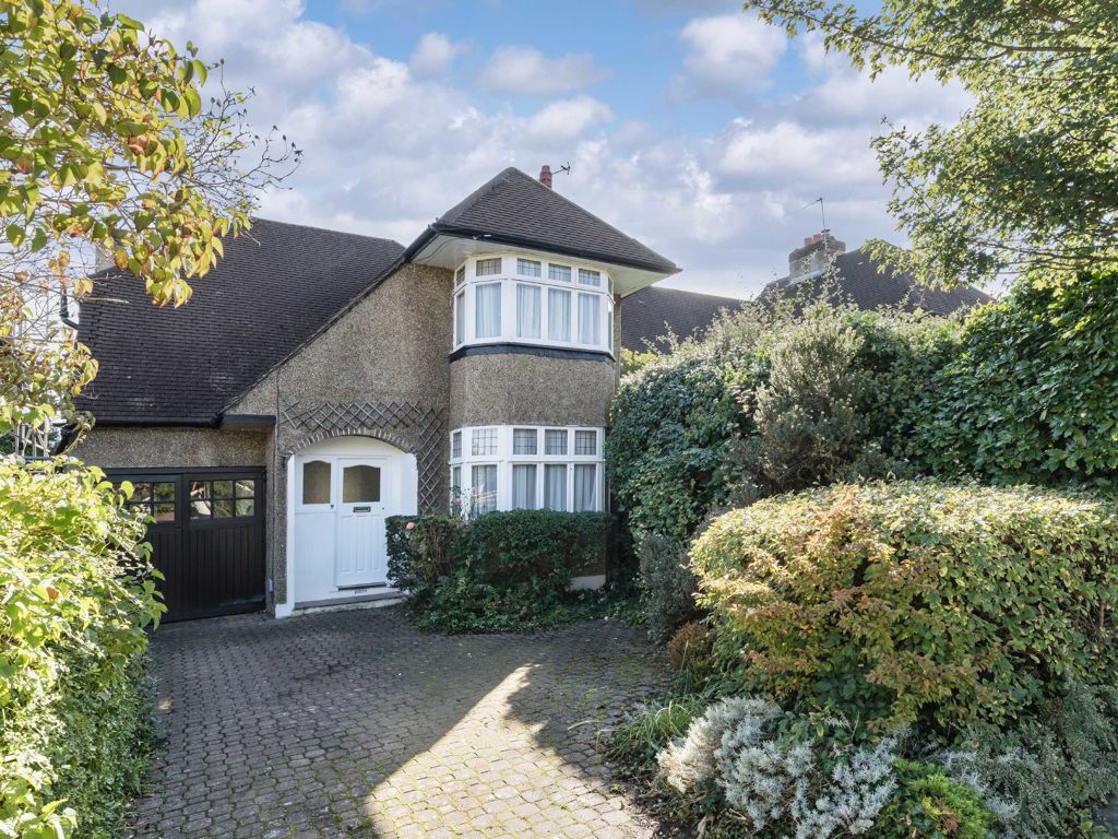 3 bed detached house for sale in Ormond Drive, Hampton TW12, £1,000,000