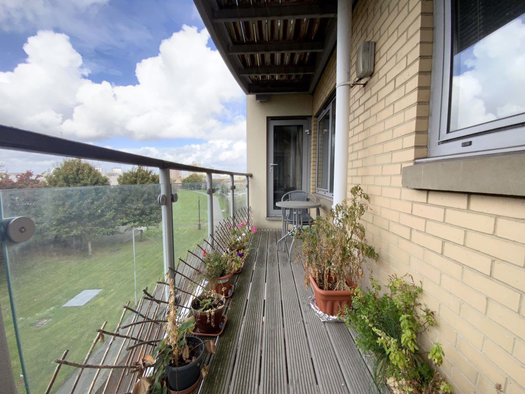 2 bed flat to rent in Mount Stuart Square, Cardiff CF10 Zoopla