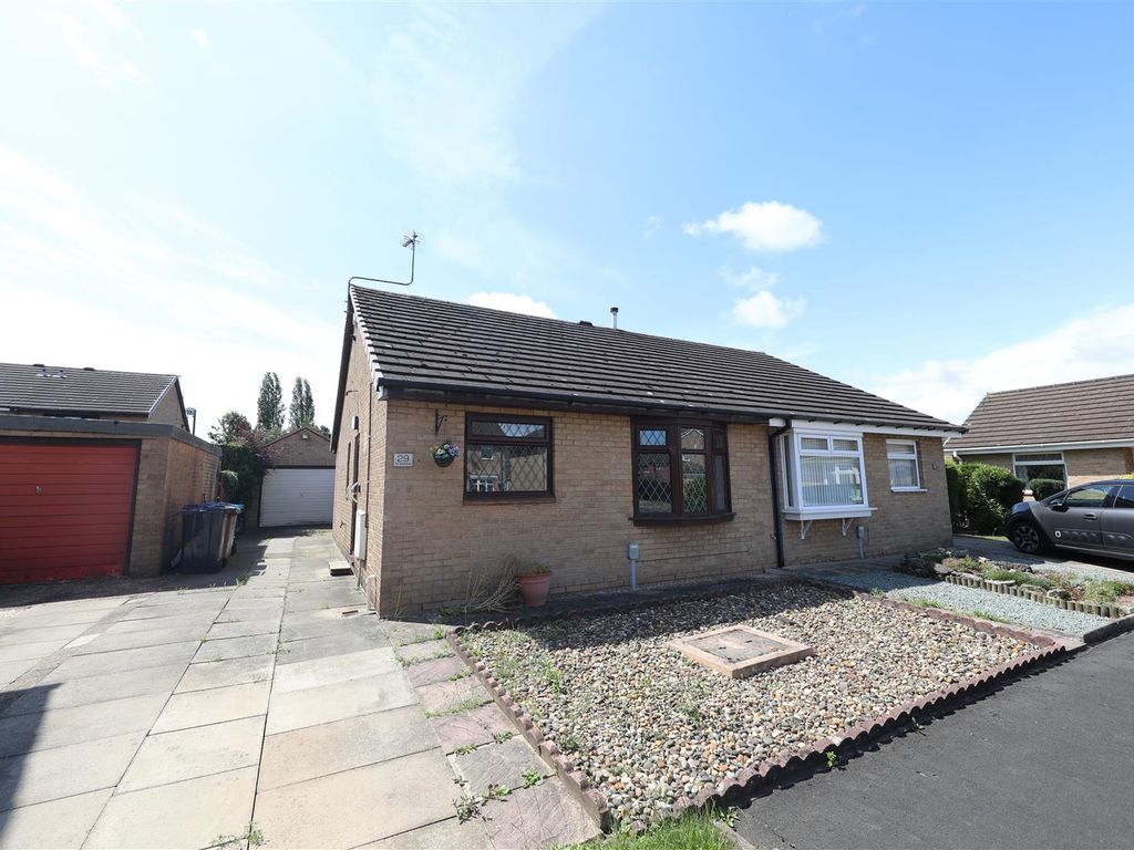 2 bed semidetached bungalow for sale in The Queensway, Hull HU6, £