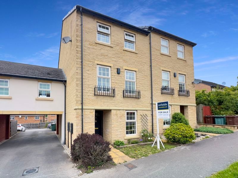 4 bed semidetached house for sale in Turnberry Avenue, Ackworth