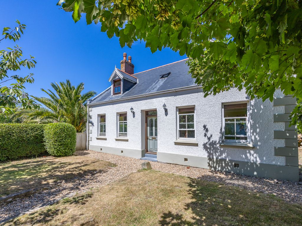 5 bed detached house for sale in Braye Road, Vale, Guernsey GY3 Zoopla