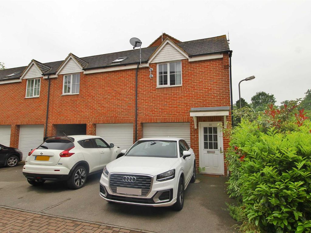2 bed semidetached house to rent in Downing Close, Bletchley, Milton