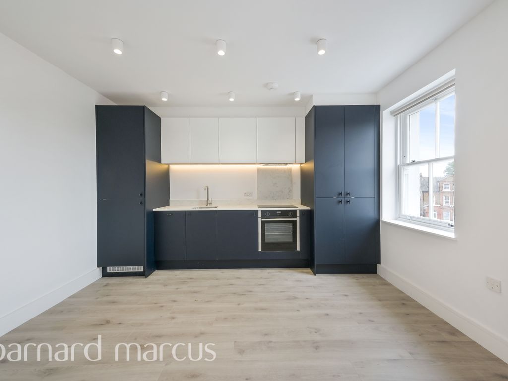 2 bed flat to rent in Mitcham Lane, London SW16, £2,400 pcm Zoopla