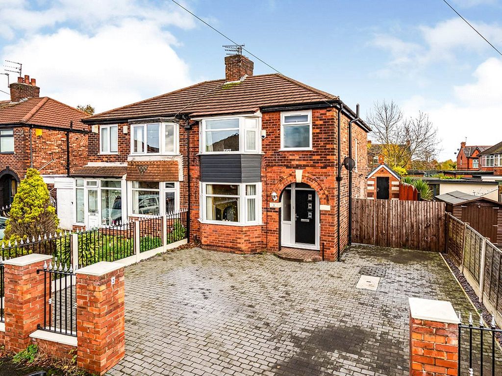 3 bed semidetached house for sale in Pine Grove, Swinton, Manchester