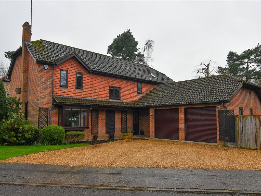 4 bed detached house for sale in Ashdale Park, Finchampstead, Wokingham, Berkshire RG40, £