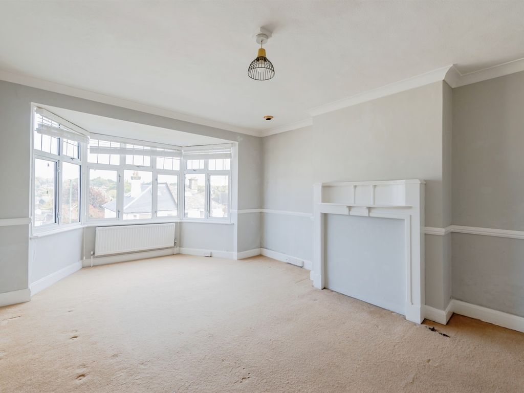 2 bed flat for sale in Sydney Road, Haywards Heath RH16 Zoopla