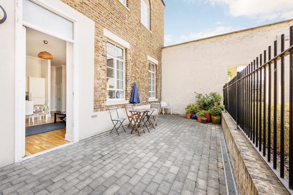 1 bed flat for sale in Glatt House, Hilda Road, Southall UB2 Zoopla