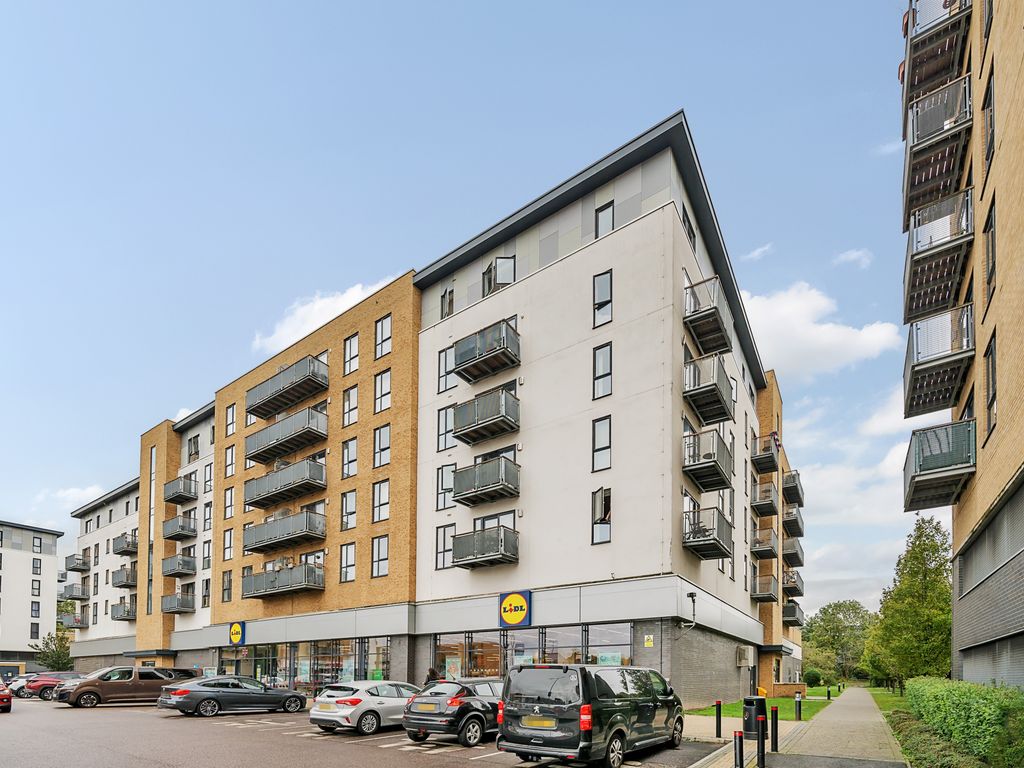 2 bed flat for sale in Exmoor House, Clydesdale Way, Belvedere, Kent