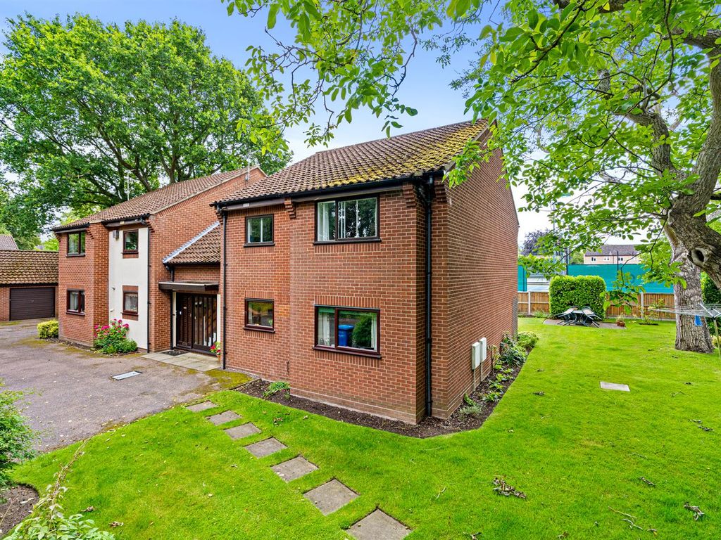 2 bed flat for sale in Lime Tree Court, Plantsman Close NR2 Zoopla