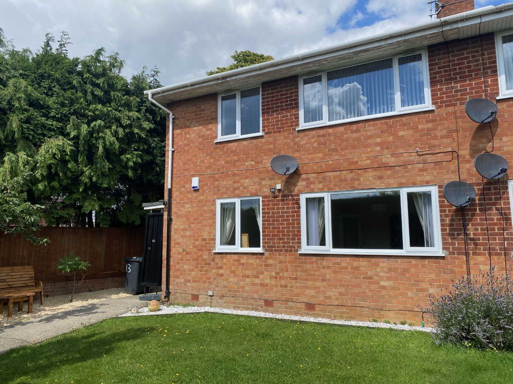 2 bed for sale in Pinemount Road, Hucclecote, Gloucester GL3