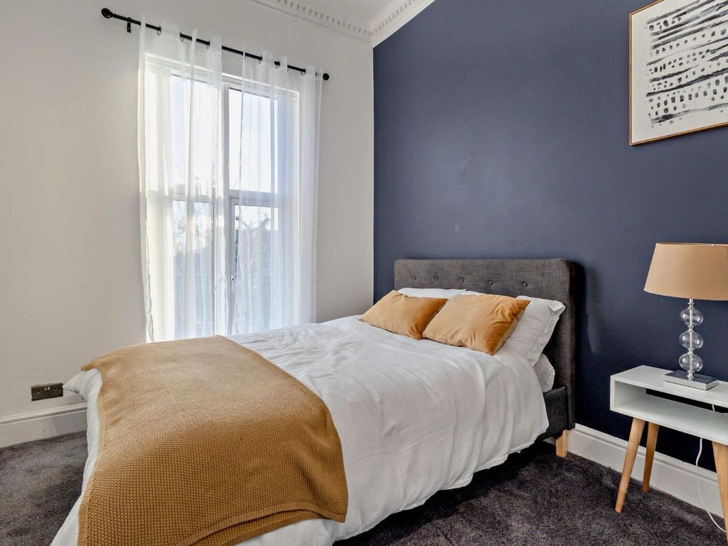 2 bed flat to rent in Thorne Road, Doncaster, 5 DN2, £800 pcm Zoopla