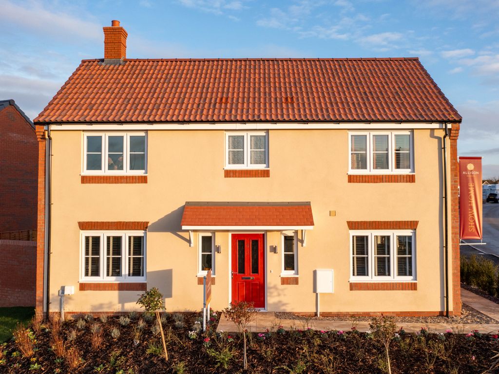 New home, 4 bed detached house for sale in Towngate East, Market