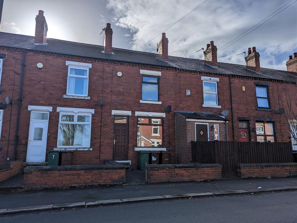 2 bed terraced house to rent in Lee Moor Road, Stanley, Wakefield WF3