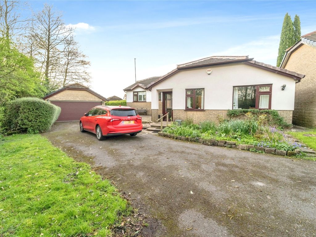 4 bed bungalow for sale in Applecross Drive, Burnley, Lancashire BB10