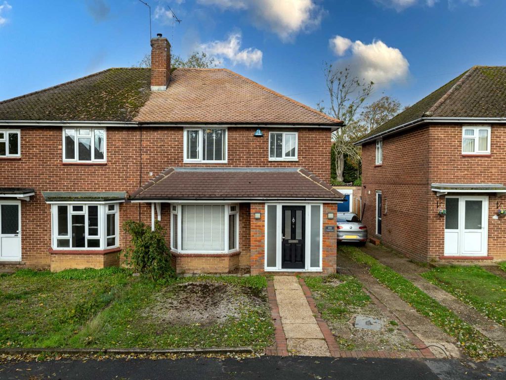 3 bed semidetached house for sale in Windmill Road, Adeyfield HP2 Zoopla