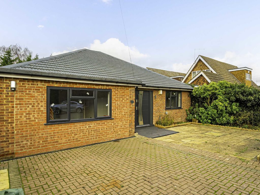 4 bed bungalow for sale in Manor Lane, SunburyOnThames TW16, £850,000