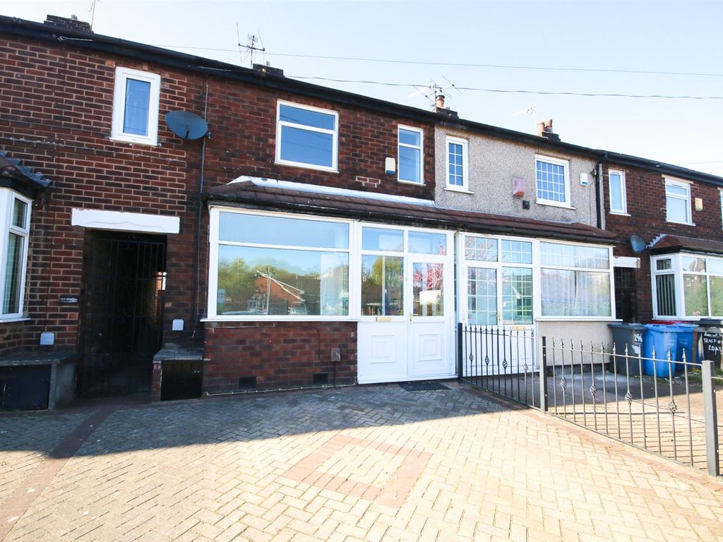 2 bed terraced house to rent in Trafford Road, Eccles, Manchester M30
