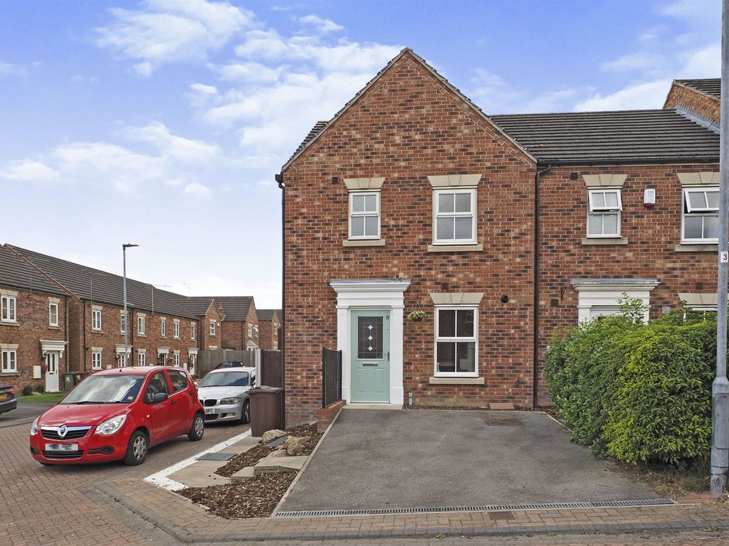 3 bed town house for sale in Chester Court, Hemsworth, Pontefract WF9